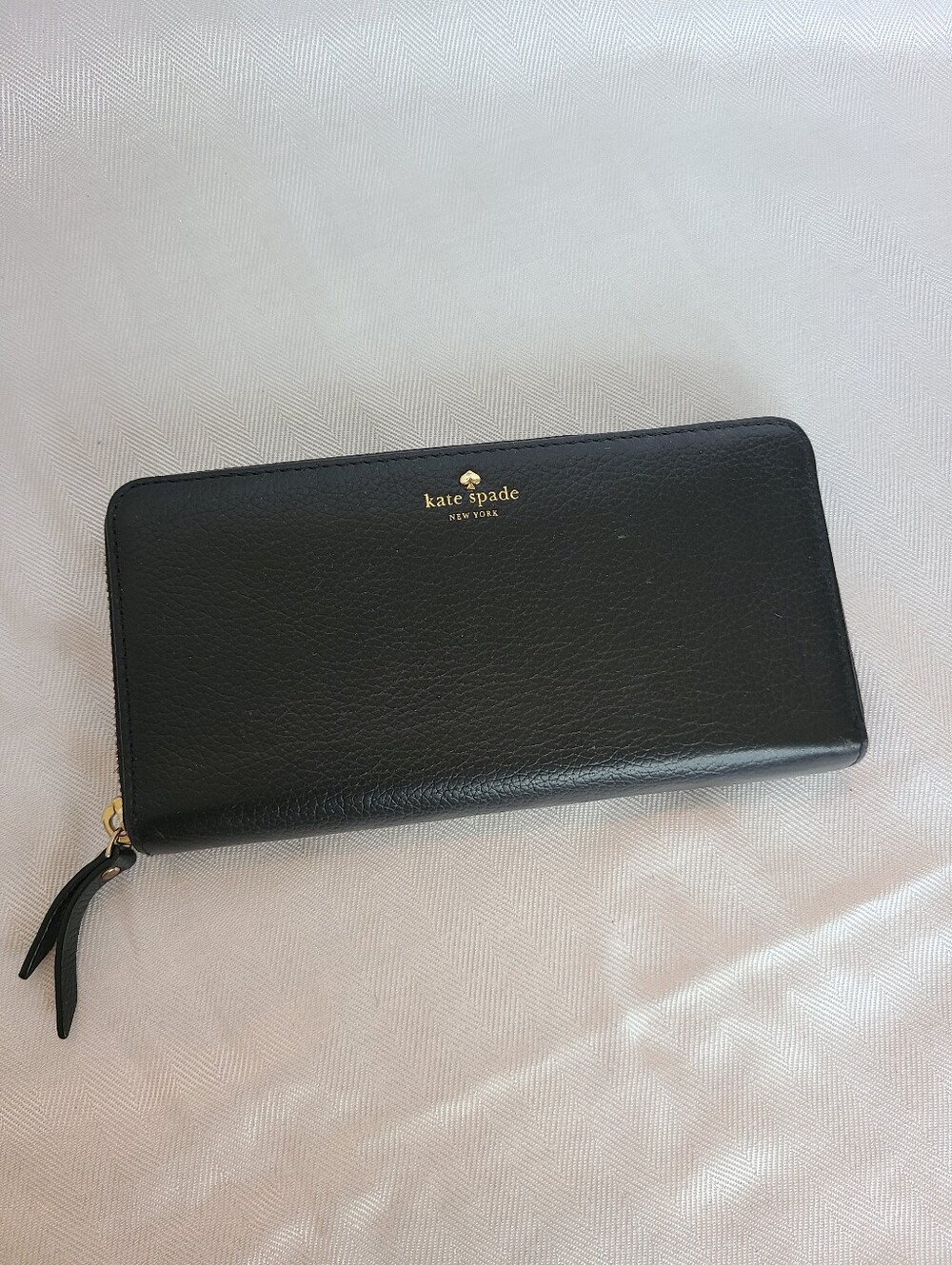 kate spade black leather zip wallet with gold hardware